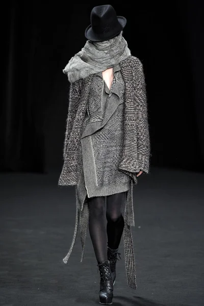 Look 9